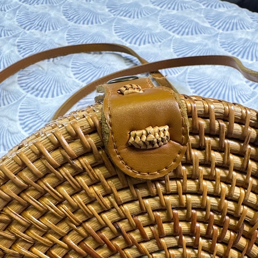 🌿 Boho Round Rattan Crossbody Bag | Bali Woven Straw Circle Purse- Batik Lined - Picture 4 of 10